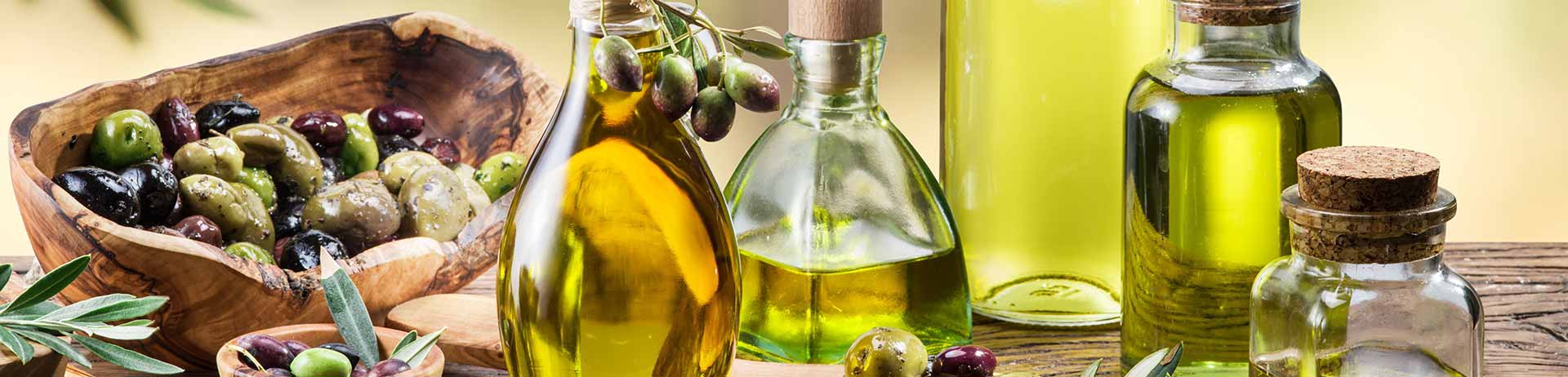 Botellas con aceite de oliva